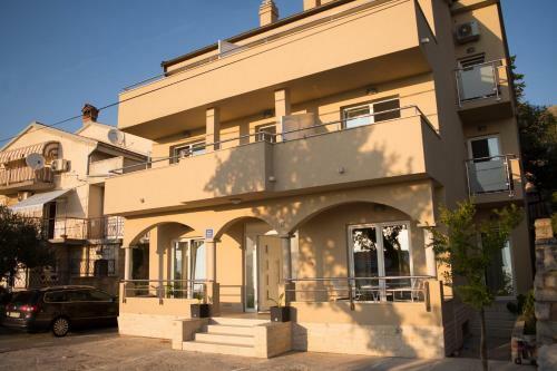 Hostal Apartments And Rooms Lux