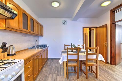 Ivan Apartman