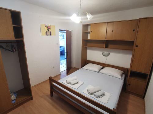 Deedee Apartment