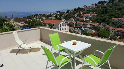 Apartments With Sea View
