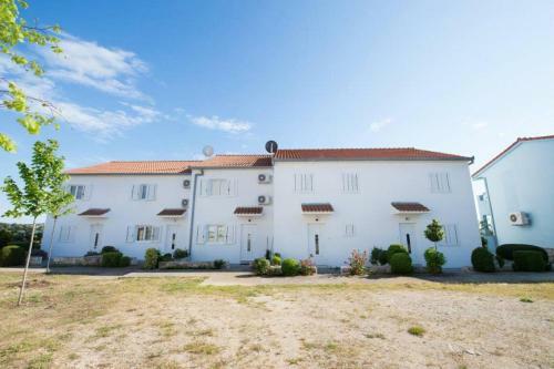 Apartments By The Sea Rogoznica - 15249