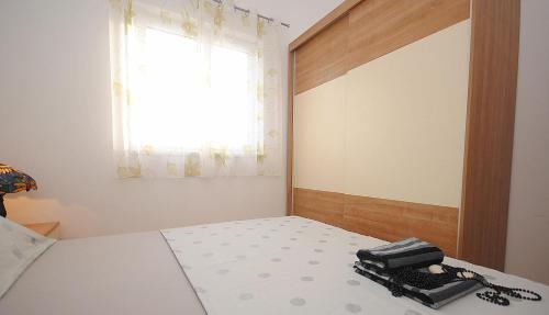 Apartments With A Parking Space Rogoznica - 17106