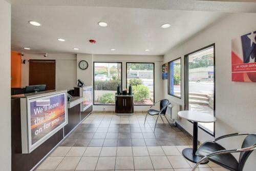 Motel 6 Columbus West