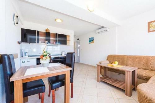 Apartments Leko Rogoznica