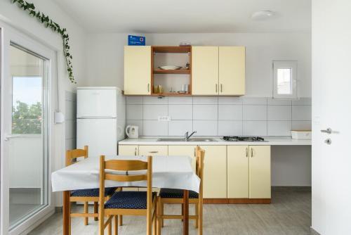 Apartment Zvon - 10 M From Sea