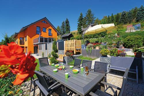 Apartamento Ferienwohnungen ?zur Alten Eiche?