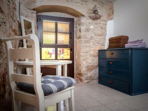 Unique Stone House Apartment