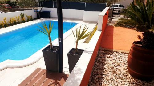 Compelx With Detached House And Spacious Apartment
