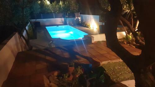 Compelx With Detached House And Spacious Apartment