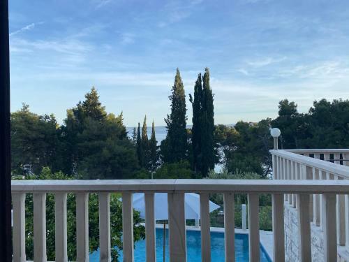 Villa Beach House Sumartin With Heated Pool