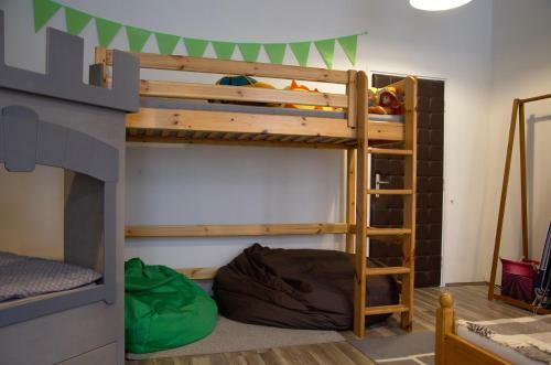 Green Dot Home