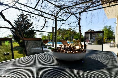 Spacious Villa Vito With Large Pool