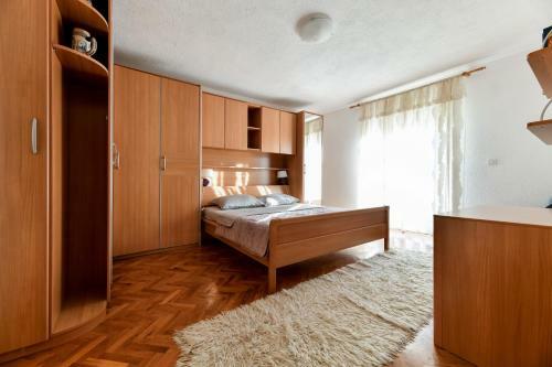 Spacious Villa Vito With Large Pool