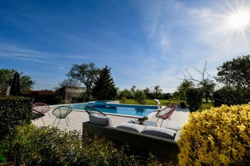 Spacious Villa Vito With Large Pool