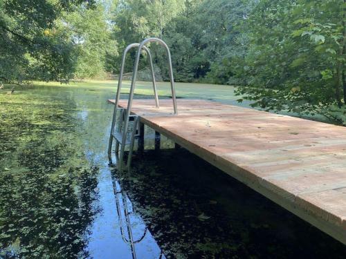 Kleines Ferienh�uschen Im Gr�nen Am See