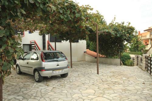 Apartments With A Parking Space Pjescana Uvala, Pula - 7349