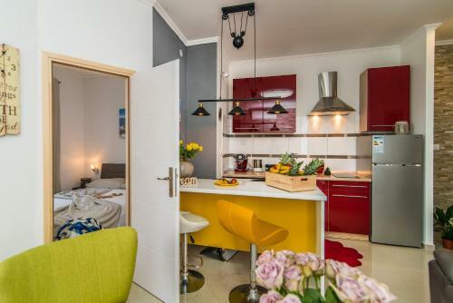 Charming House On The Beach And Deluxe Apartment