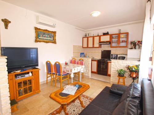 Apartments Mato 1488