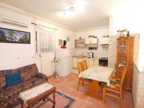 Apartments Mato 1488