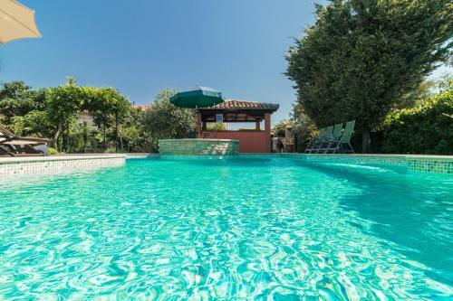 Country House Apartments