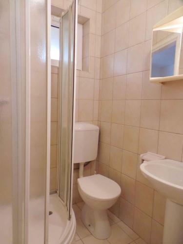 Apartment In Tribalj 33528