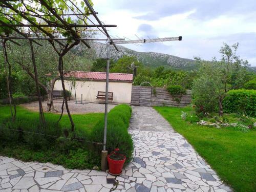 Apartment In Tribalj 33528