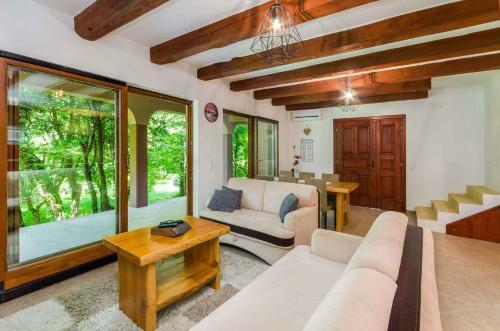 Apartment In Tribalj 39244