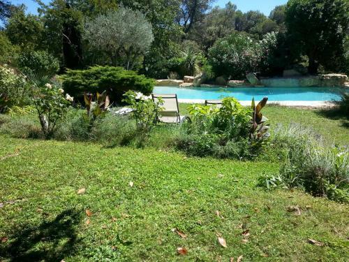 Bed & Breakfast La Bousquati�re