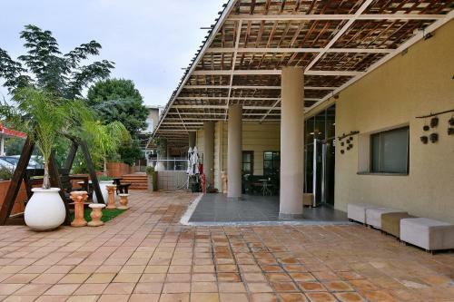 Pearl Of The Valley Hotel
