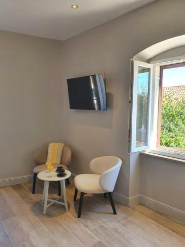 Hostal Dora Rooms And Studios