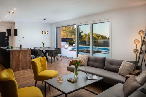 Beautiful Villa Golden Dream