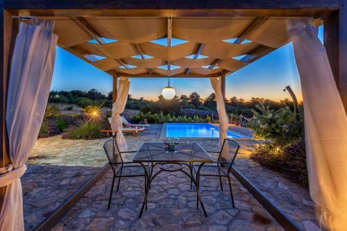 Beautiful Villa Big Hobbit 1&2