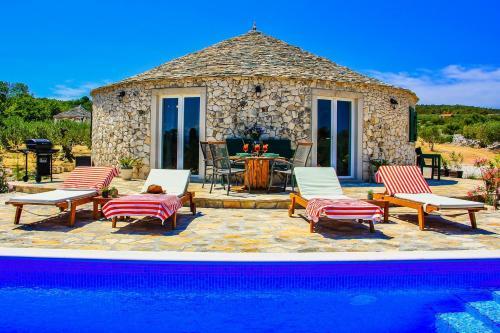 Beautiful Villa Big Hobbit 1&2