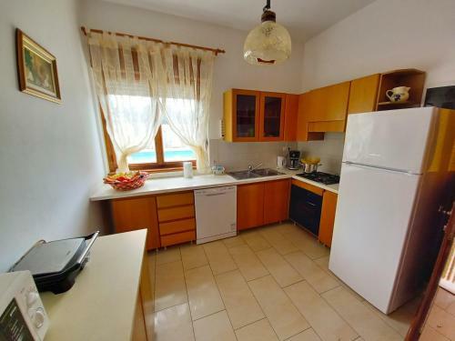 House Oliva, Sveti Kirin