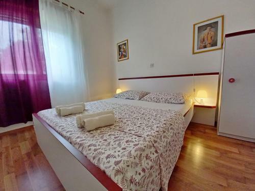 House Oliva, Sveti Kirin