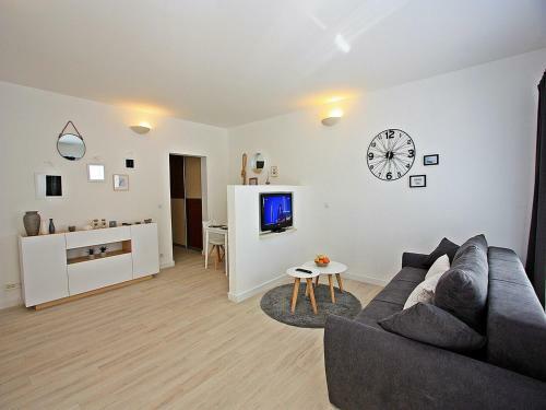 Apartments Tomy
