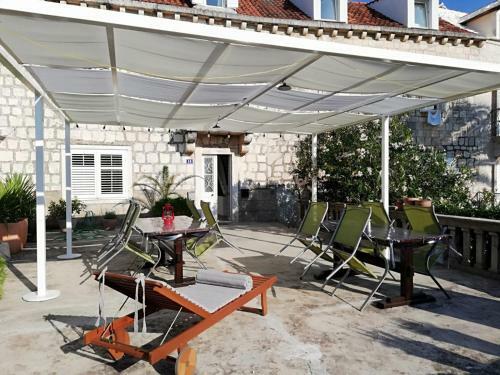 Apartmani Stones Sutivan I