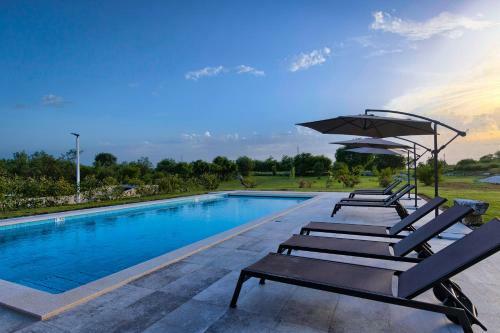 Poolincluded - Stancija Cabrunici