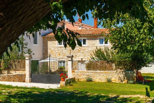 Stone House Furlani With A Lovely Garden