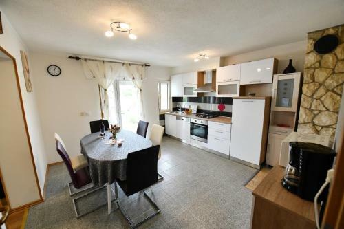 Villa Holiday Home Miramary