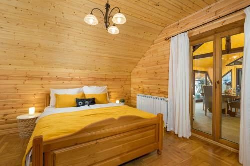Villa Greenhouse Ella With Heated Pool
