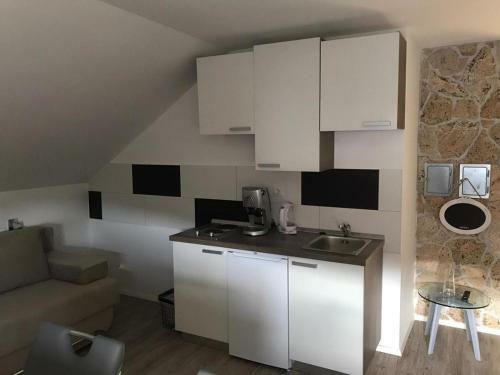 Ld Apartments White & Grey