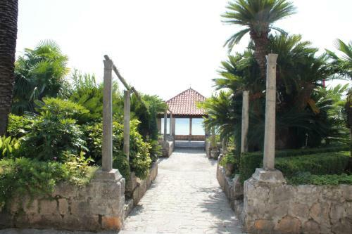 Apartments Platana