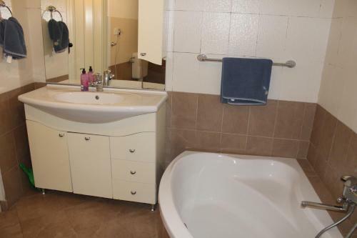 Albergue Room With Shared Bathroom House Gorica
