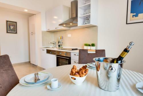 Apartamentos Croatica Suites Podsolarsko
