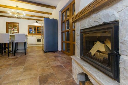 House For Rent Leila