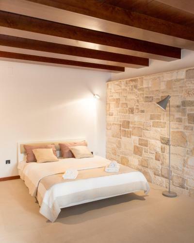 Apartamentos Luxurious City Retreat With Pool