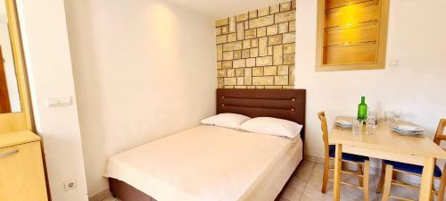 Solaris Apartments