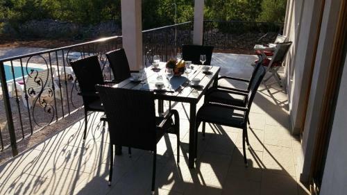 Holiday Home With Pool Kristal
