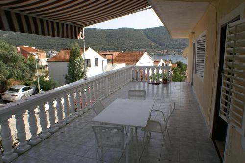 Apartments By The Sea Grebastica, Sibenik - 4207